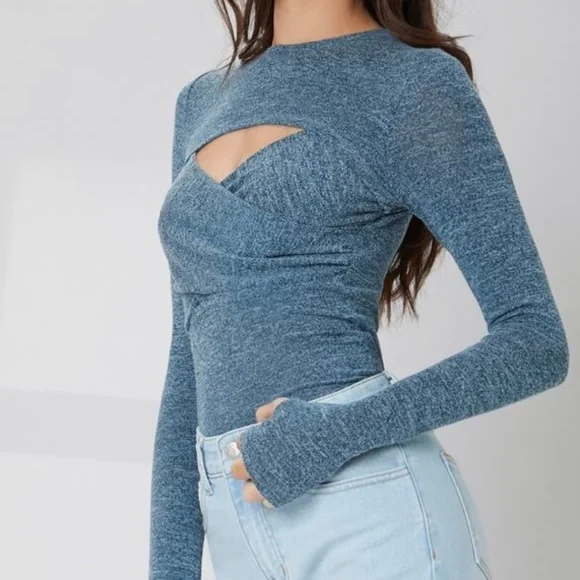 Mulvari Marled Cut-out Long Sleeve Blouse in Dusty Blue - Picture 3 of 6